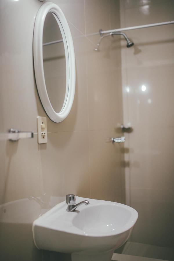 Hotel Excalibur Lima Extérieur photo