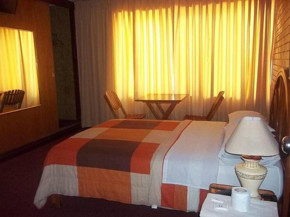 Hotel Excalibur Lima Extérieur photo