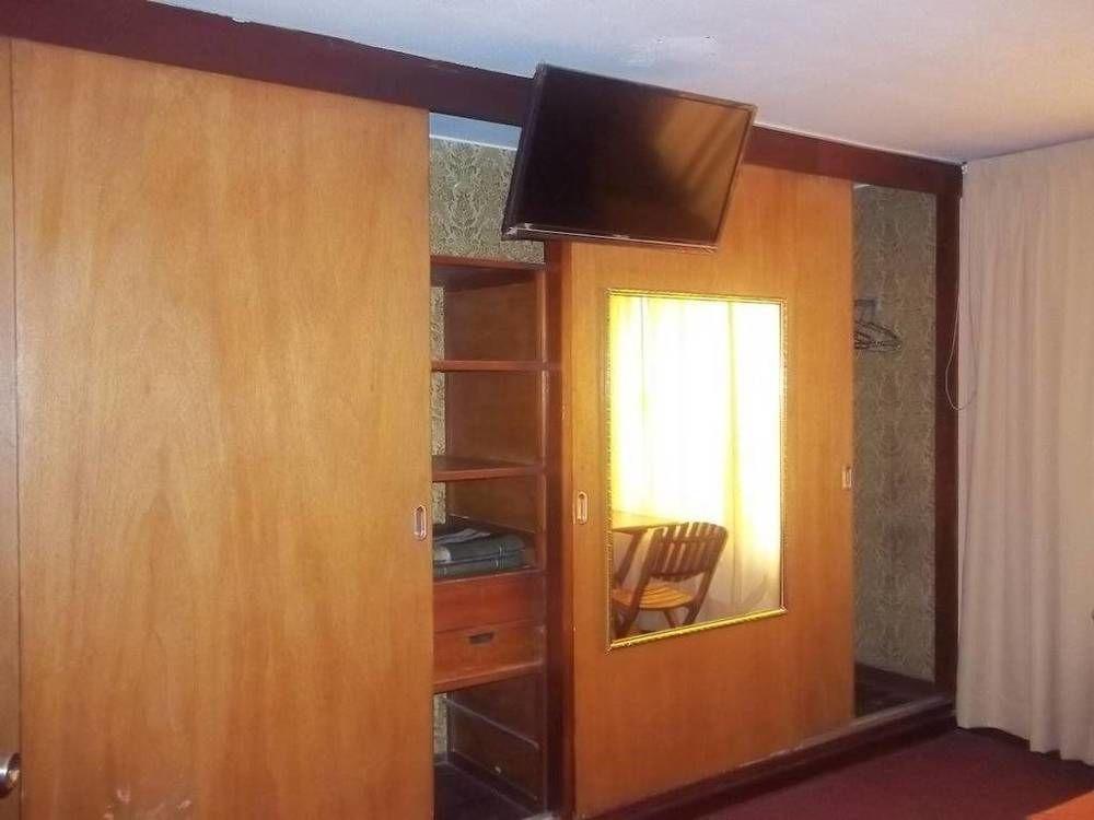 Hotel Excalibur Lima Extérieur photo